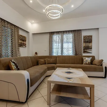 Eleni's Ground Floor Apartamento *