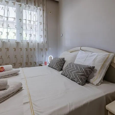 Διαμέρισμα Eleni's Ground Floor Αλυκανάς